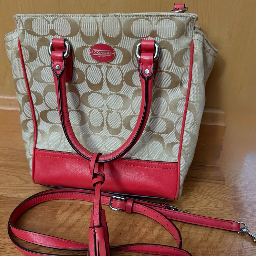 Coach Signature Shoulder Bag